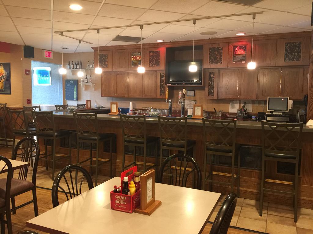 Quality Inn & Suites Danville Buitenkant foto