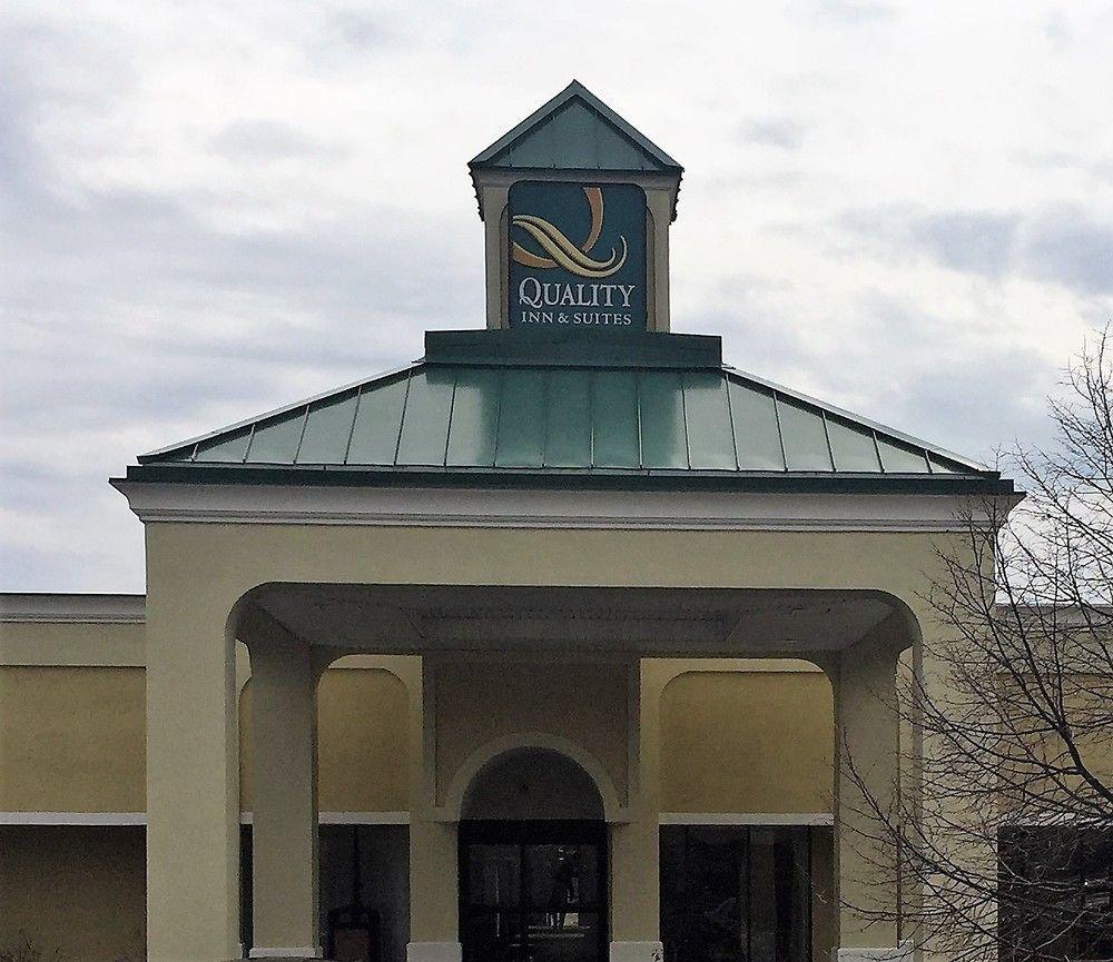 Quality Inn & Suites Danville Buitenkant foto