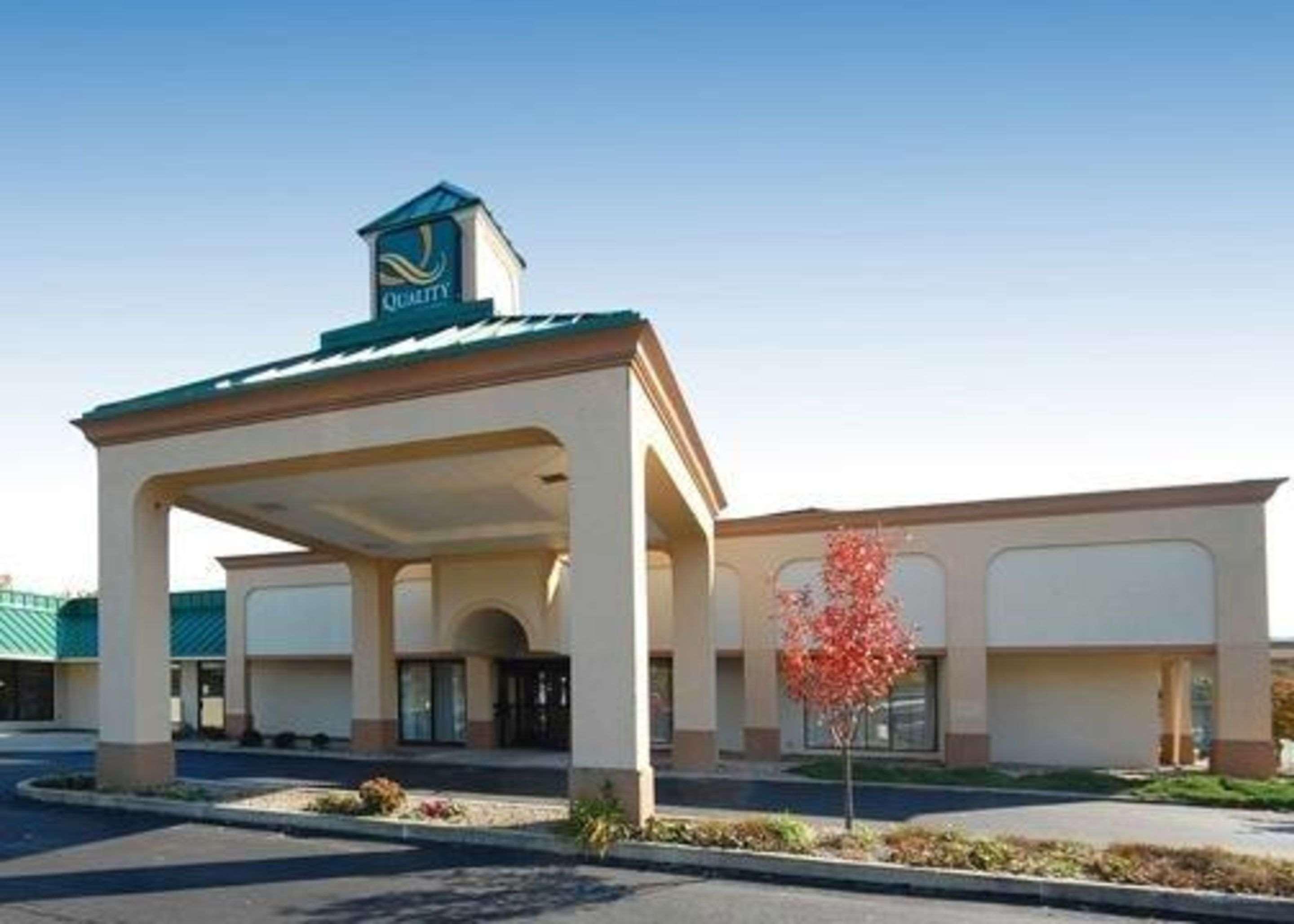 Quality Inn & Suites Danville Buitenkant foto