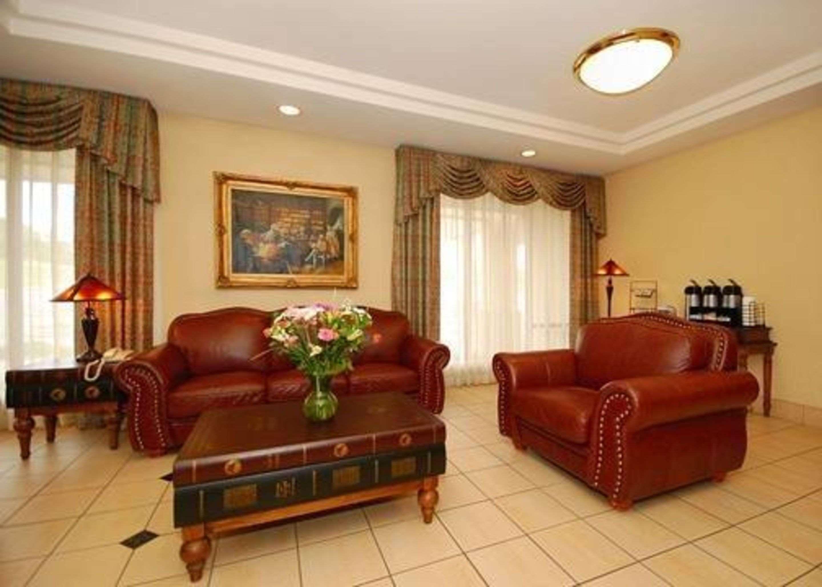Quality Inn & Suites Danville Buitenkant foto